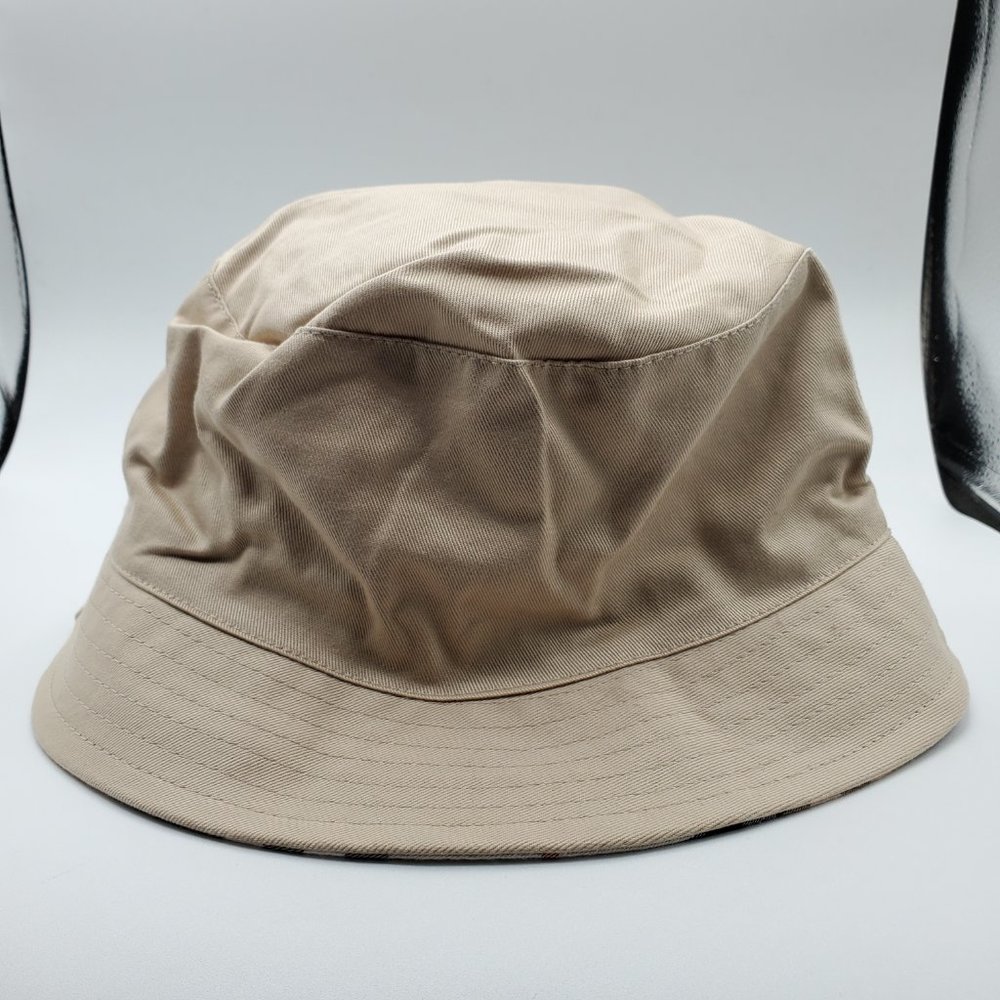 Burberry London Check reversible Bucket Hat (Beige) (UNISEX) - Picture 4 of 9